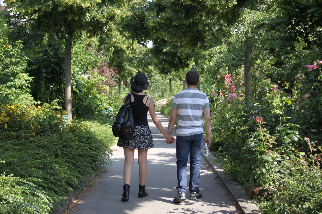 Planted Promenade - Summer.  Photo Credit: Alexander Breveglieri (https://flic.kr/p/nREQHW) used under a Creative Commons lisence