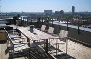 Modern central apartment with private roof terrace