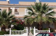 3 bed mid terrace house,10 minute walk to beach,
