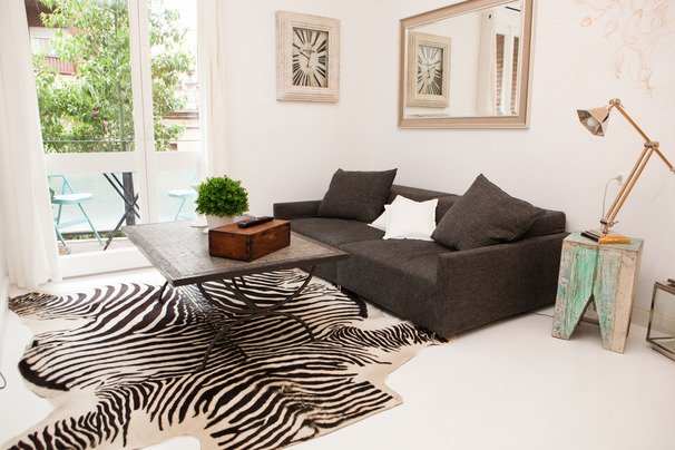 Designer Apt. Well connected, WiFi, Fully Equipped