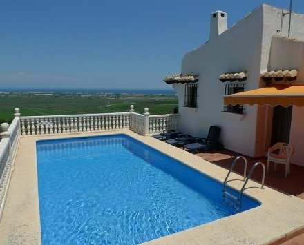 Ground floor, 4 bedroom, accommodates 8