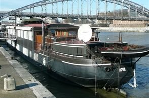 Holiday apartment in Paris – HOUSEBOAT 3